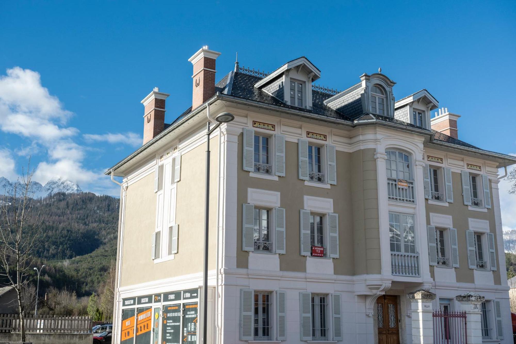 Petite Anita - Centre Ville - Parking Prive Barcelonnette Eksteriør billede