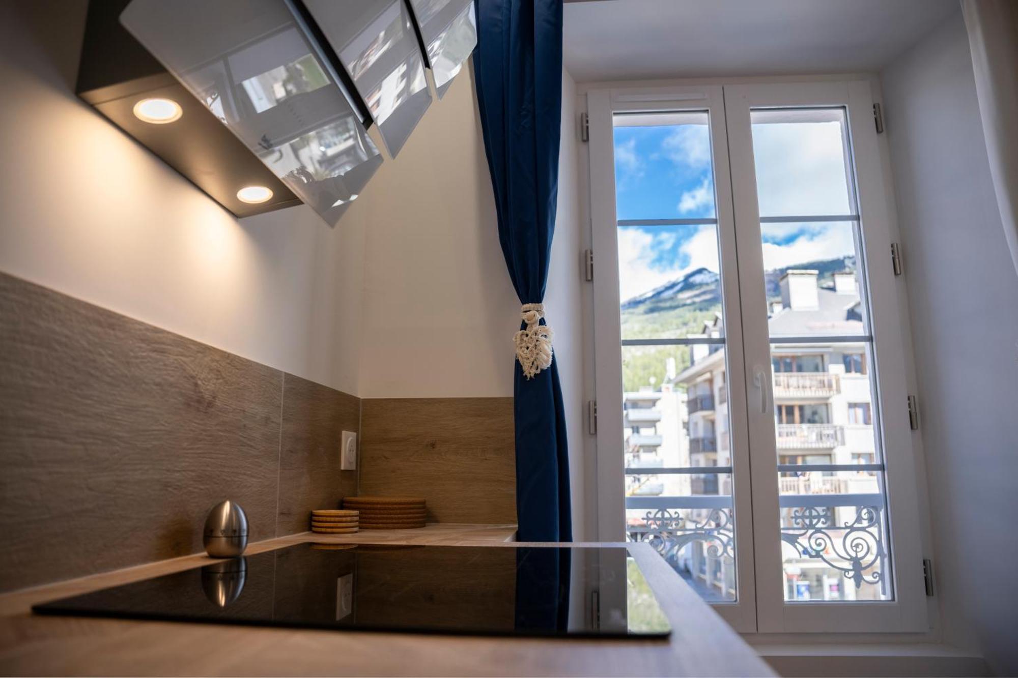 Petite Anita - Centre Ville - Parking Prive Barcelonnette Eksteriør billede